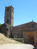 iglesia con cueva adosada